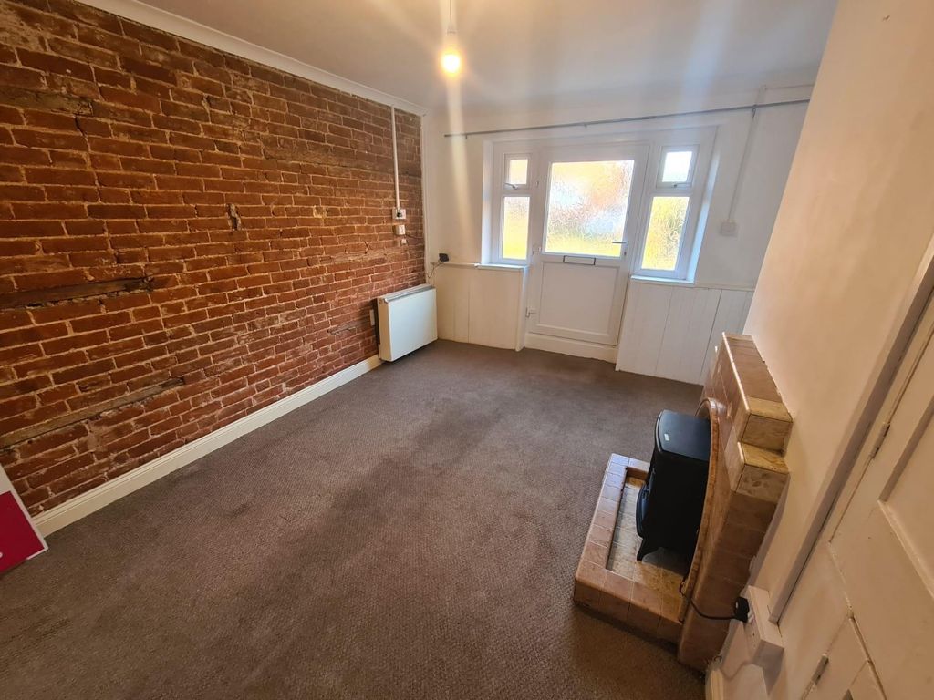 Property photo 2 of 10 Living Room