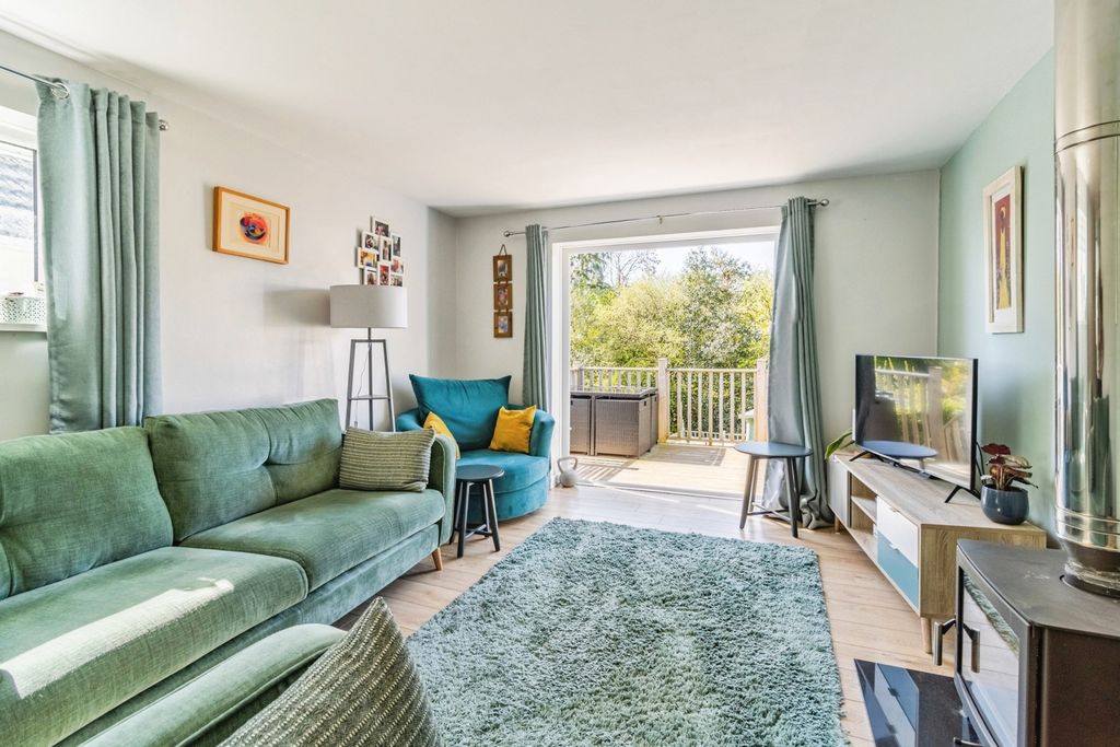 Property photo 3 of 15 Pbox-Img.Jpg