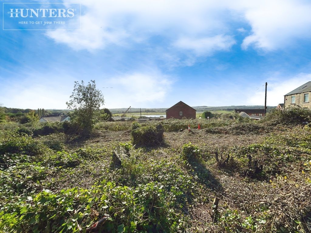 Property photo 2 of 5 Pbox-Garden-347217.Jpg