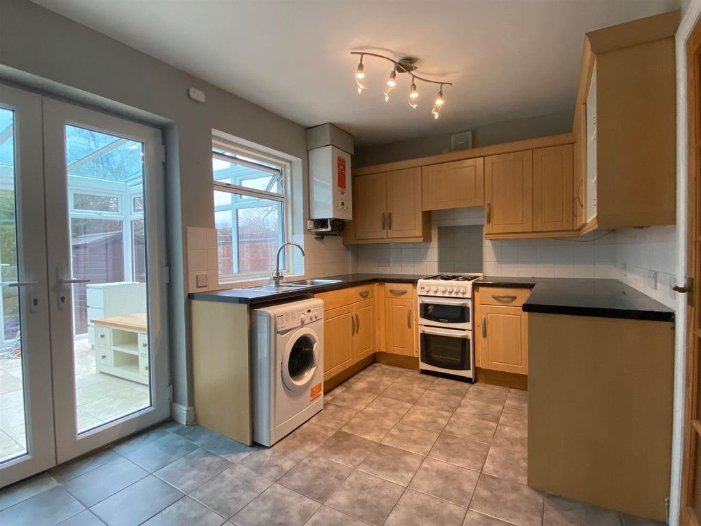 Property photo 3 of 14 Kitchen.Jpg