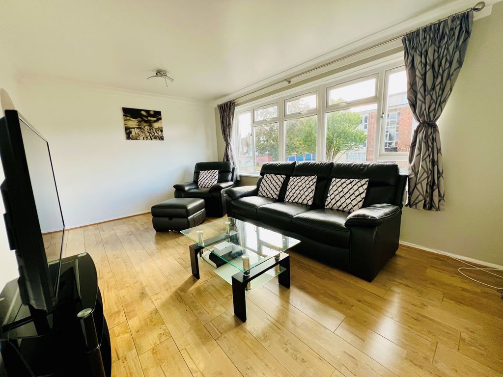 Property photo 2 of 5
