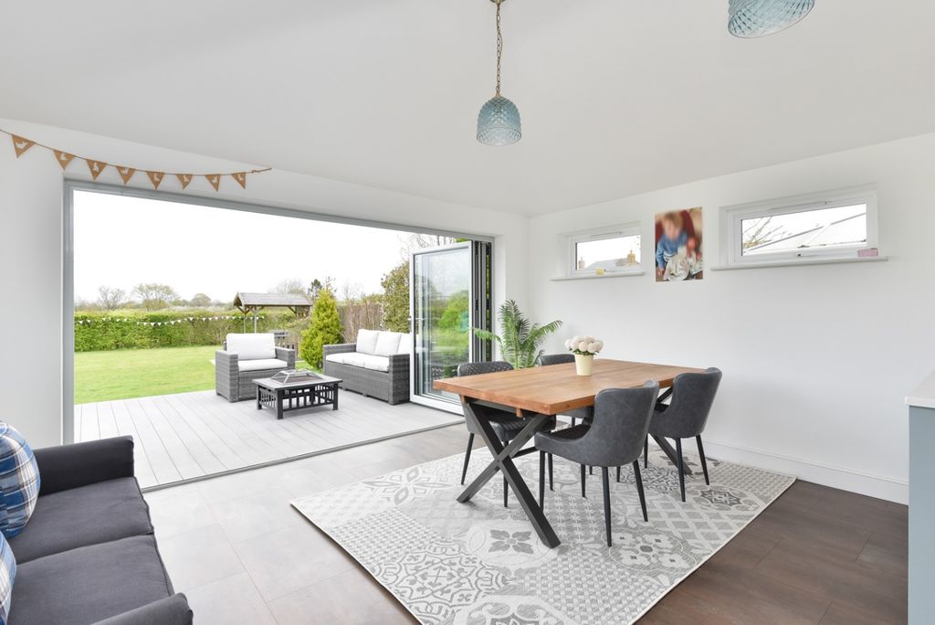 Property photo 2 of 23 4098936
