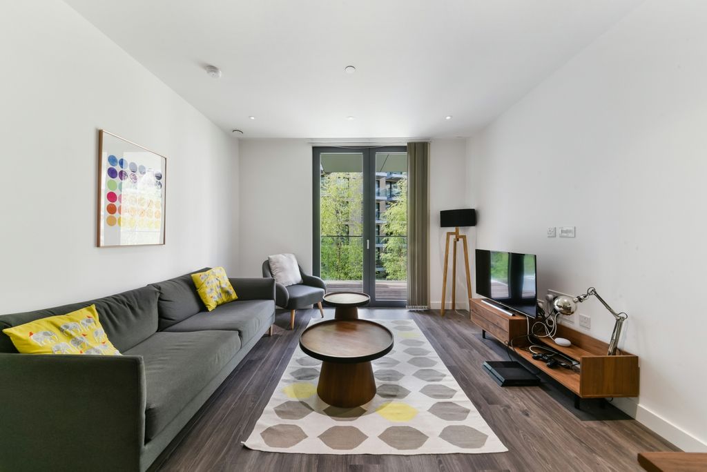 Property photo 1 of 16 Living Area - Kingwo