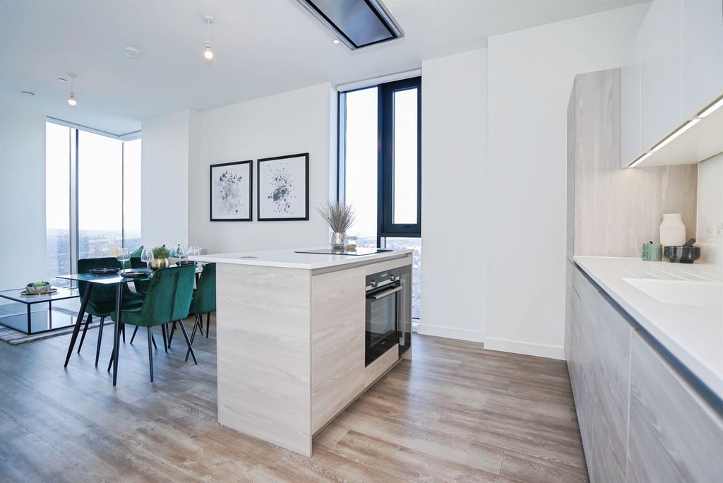 Property photo 3 of 24