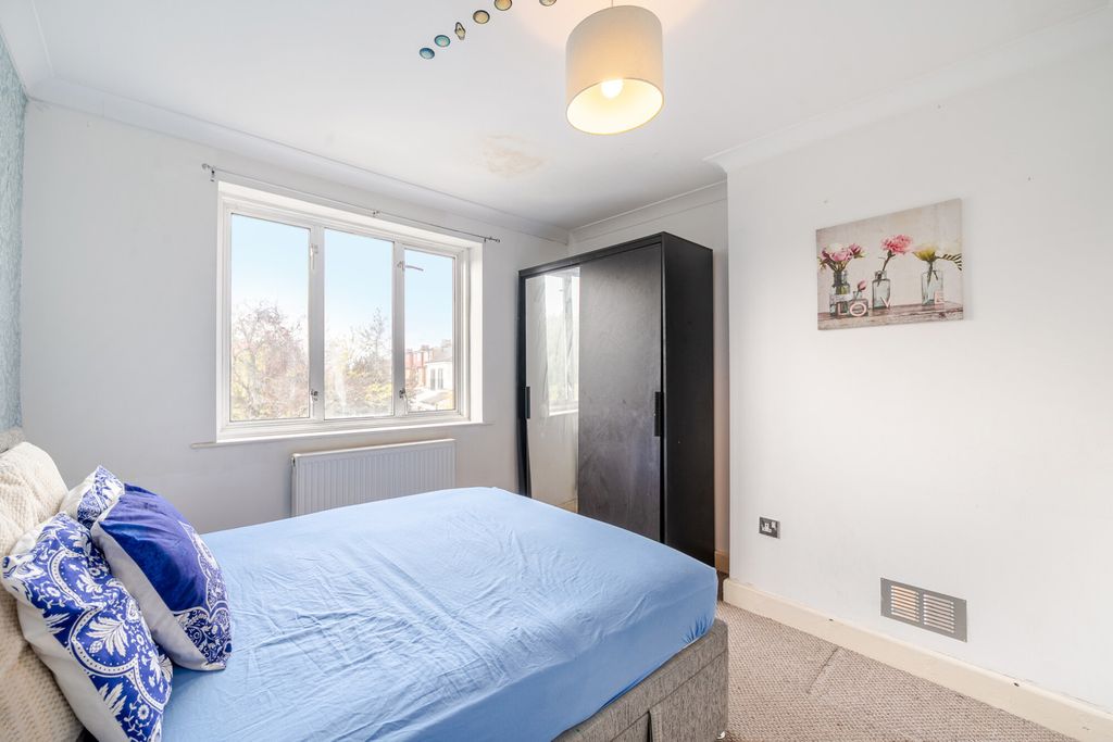 Property photo 2 of 13 1375524-13-6908Ad...