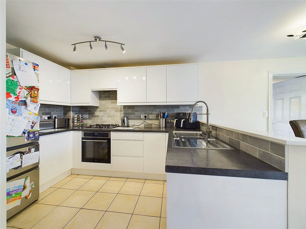 Property photo 2 of 22 Picture No. 04