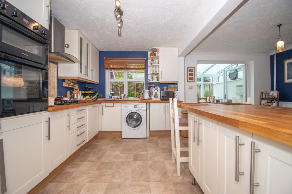 Property photo 3 of 15