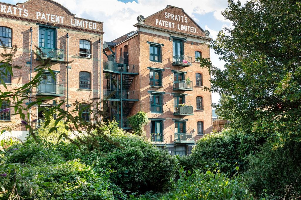 Property photo 3 of 25 Picture No. 23