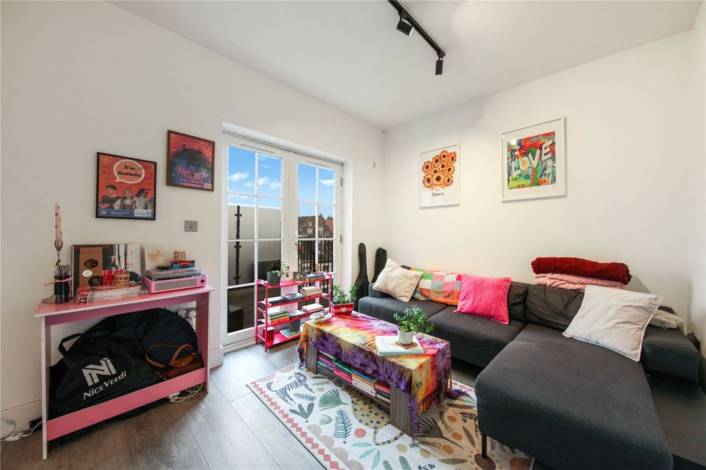 Property photo 3 of 16 Picture No. 06