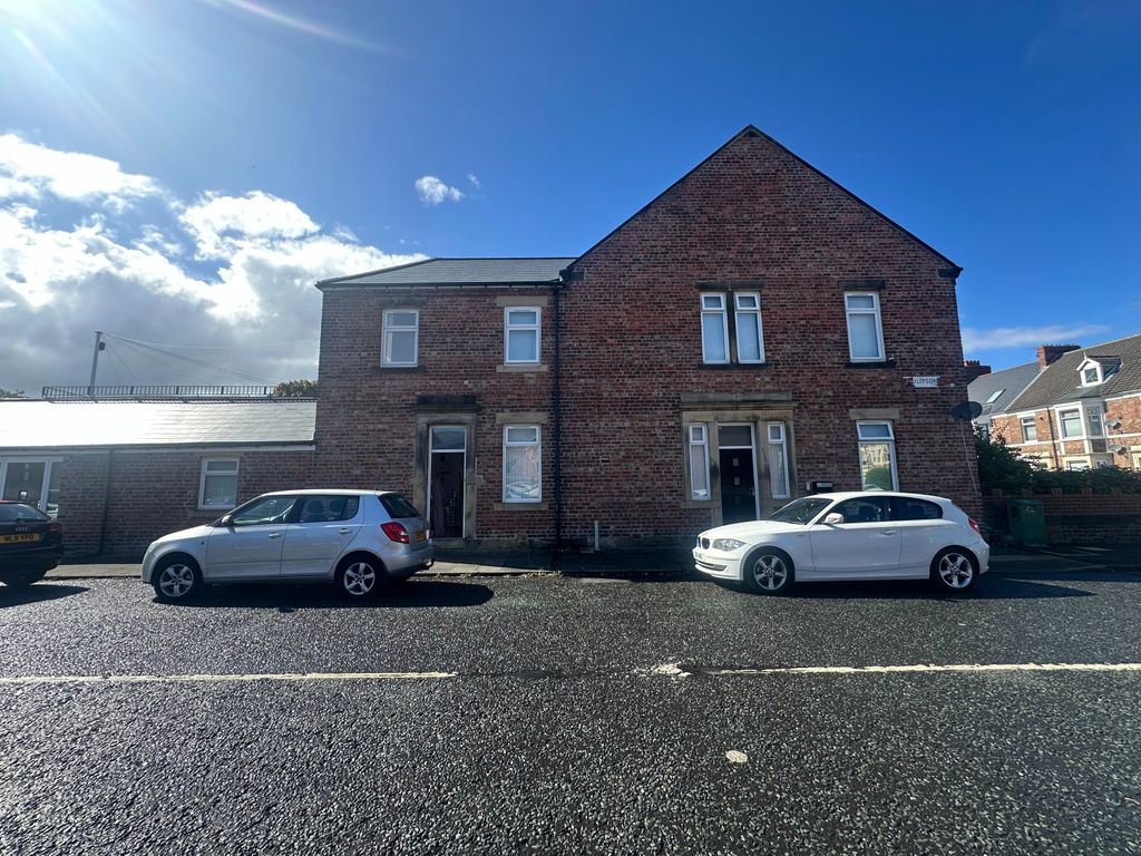 Property photo 1 of 3