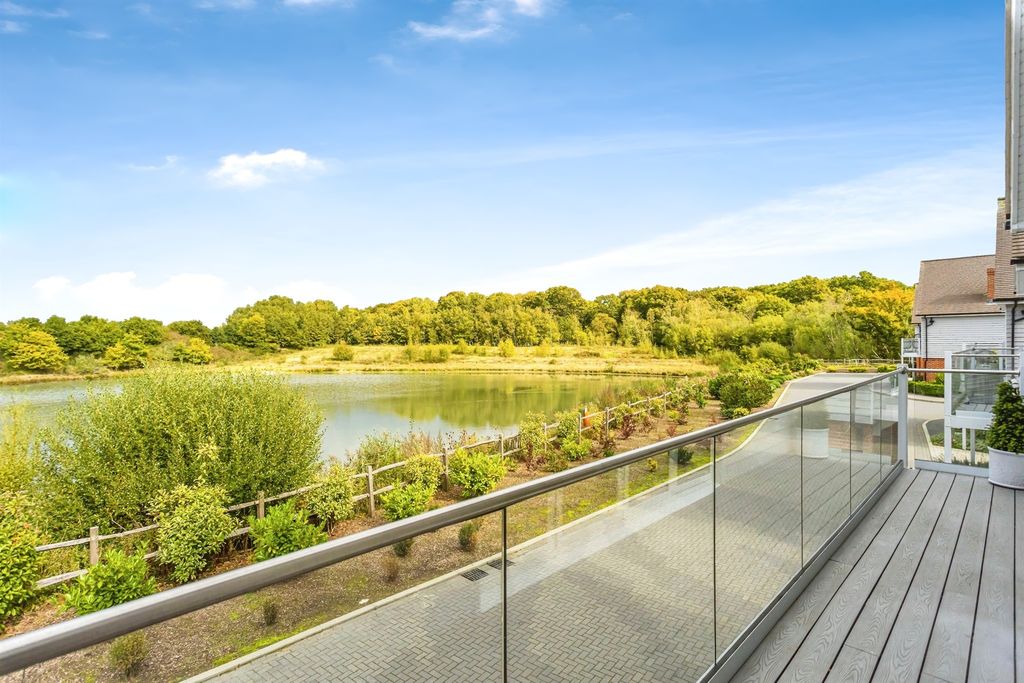 Property photo 2 of 29