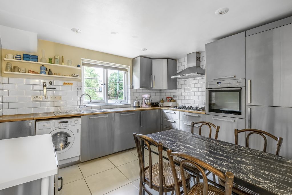 Property photo 2 of 12 894232 (4)