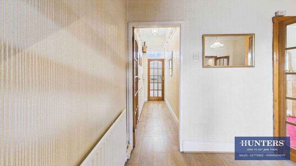 Property photo 2 of 13 Hallway