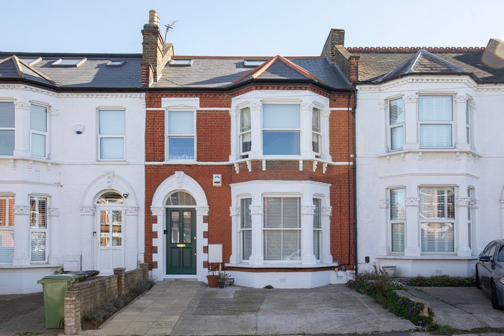 Property photo 2 of 16