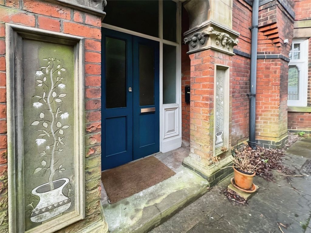 Property photo 3 of 11 Entrance