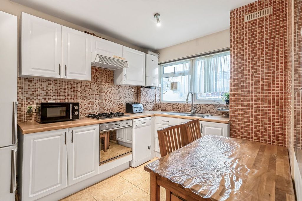 Property photo 2 of 7