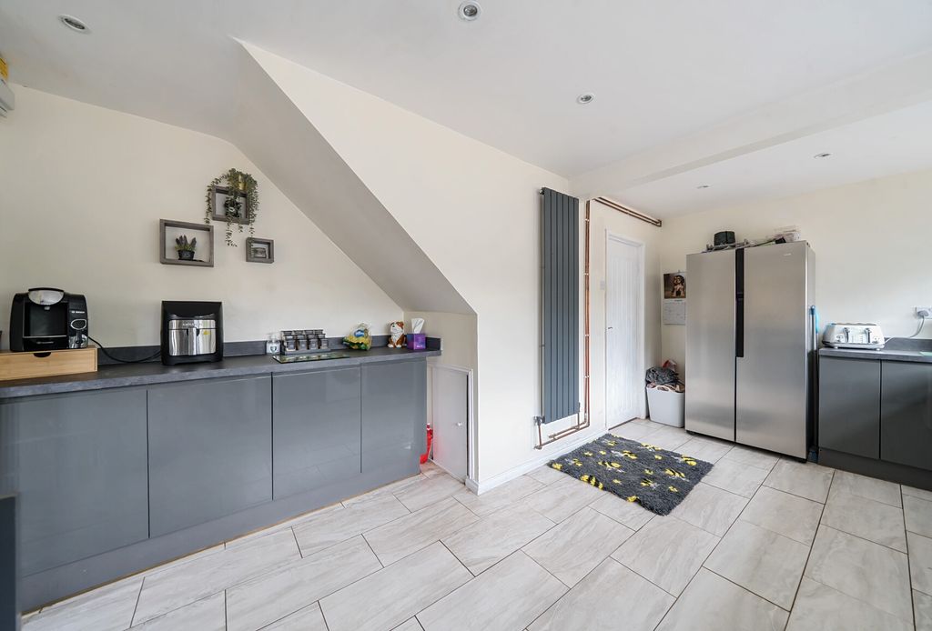 Property photo 3 of 11 1341685-6-68A6Fa6...