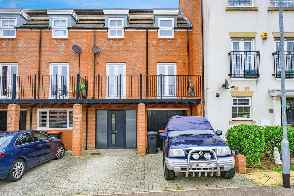 Property photo 1 of 18 Front