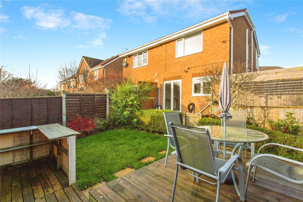 Property photo 2 of 21 Picture No. 17