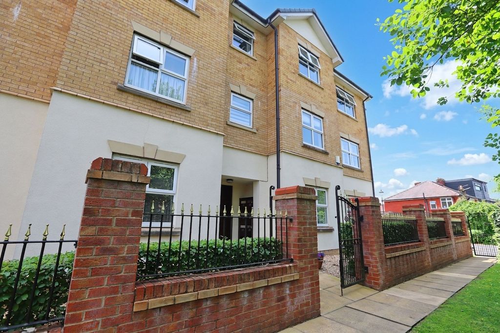 Property photo 2 of 17