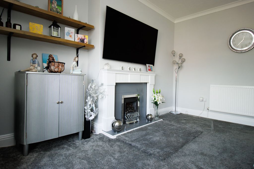 Additional image 7 of 2 bed flat for saleWest Avenue, Filey YO14