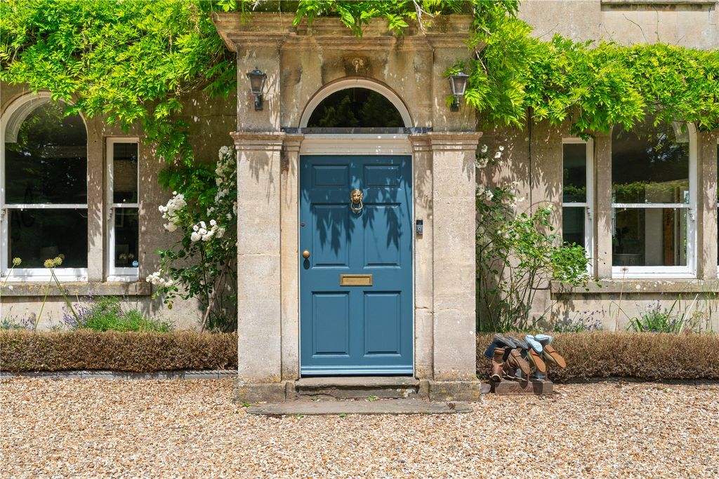 Property photo 2 of 30 Entrance