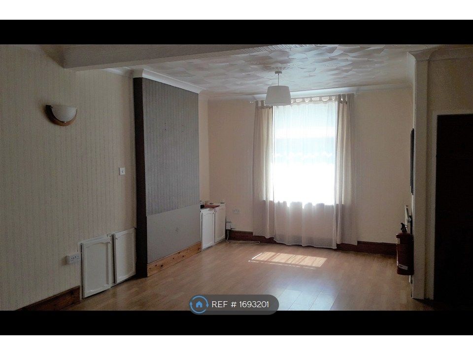 Property photo 3 of 14 Living Room
