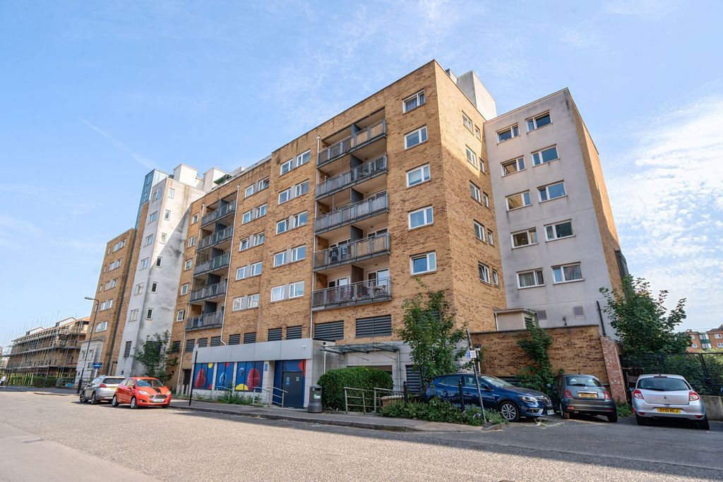 Property photo 1 of 15 1339883-1-689A01A...