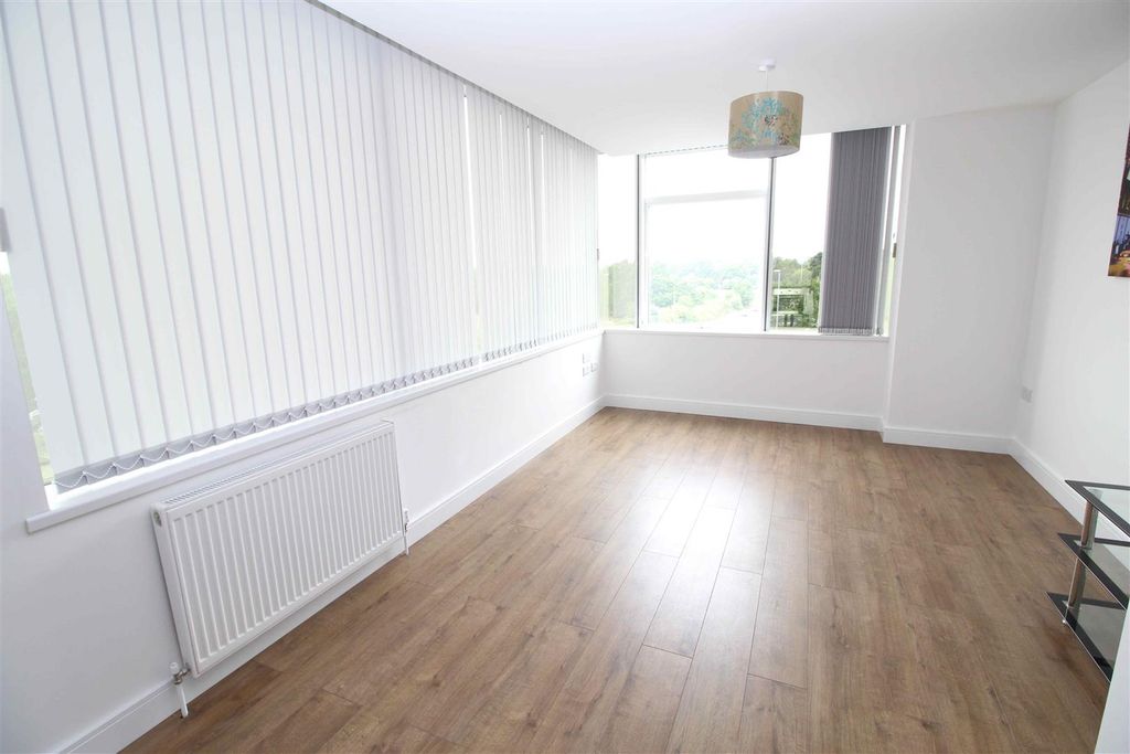 Property photo 3 of 6