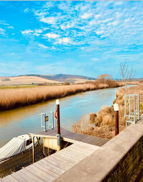 Property photo 3 of 6