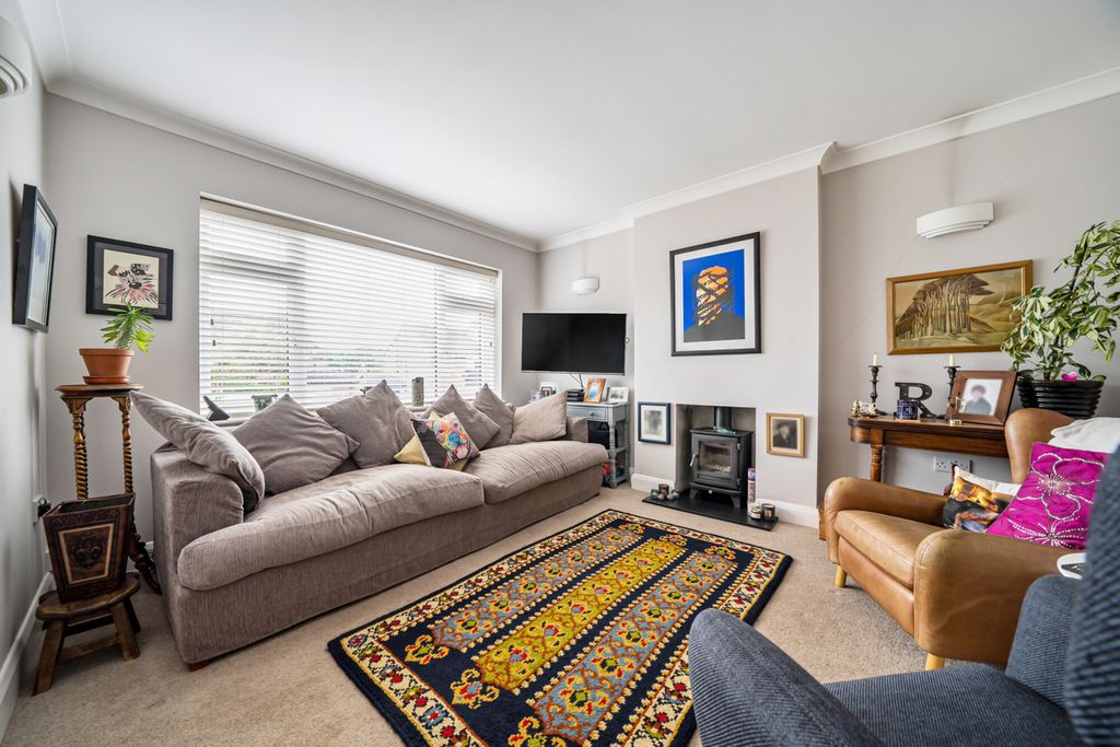 Property photo 3 of 22 1328303-15-687F91...