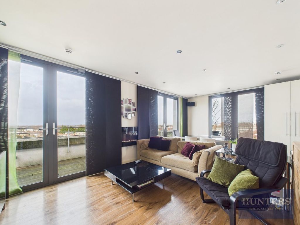 Property photo 2 of 12 Kitchen / Living Area