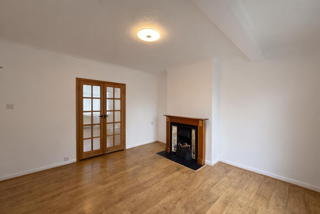 Property photo 3 of 10 Dining Room