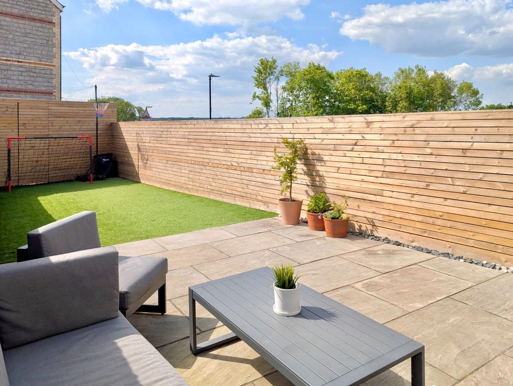 Property photo 2 of 28 Rear Garden