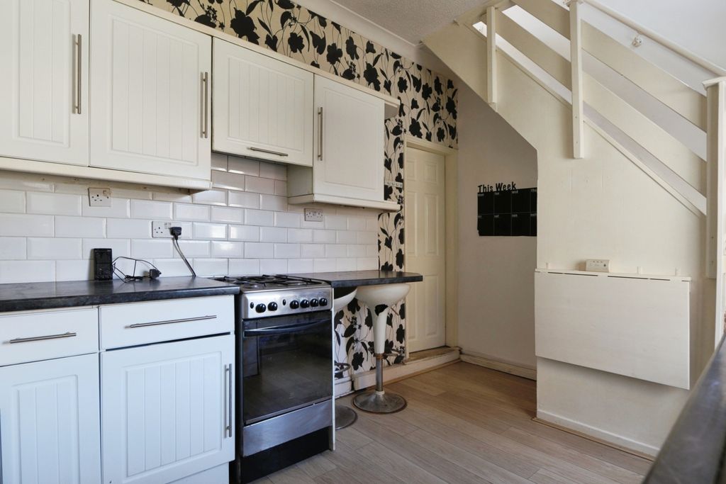 Property photo 2 of 9 4025036