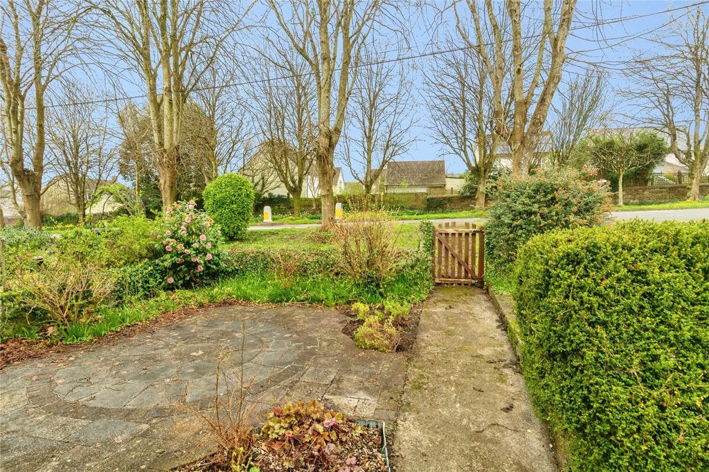 Property photo 2 of 16 Picture No. 12