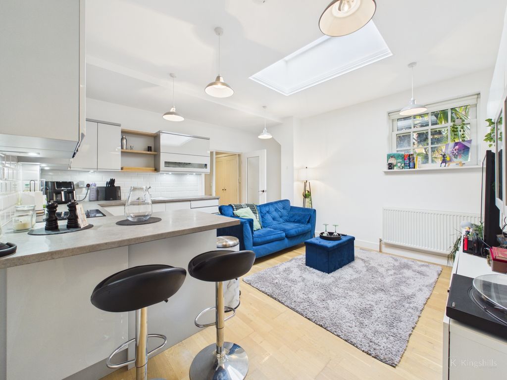 Property photo 1 of 10 Dining Area