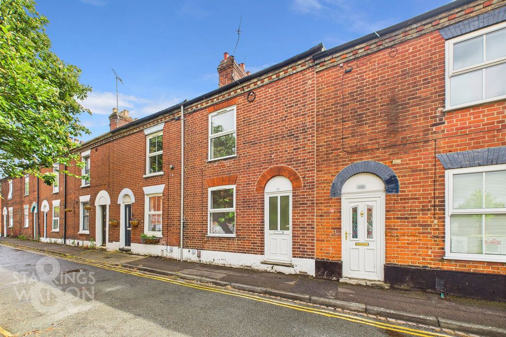 Property photo 1 of 17