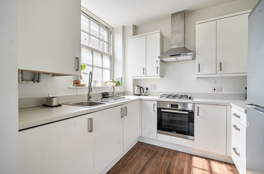 Property photo 2 of 13 1439102-3-69d8F9d...