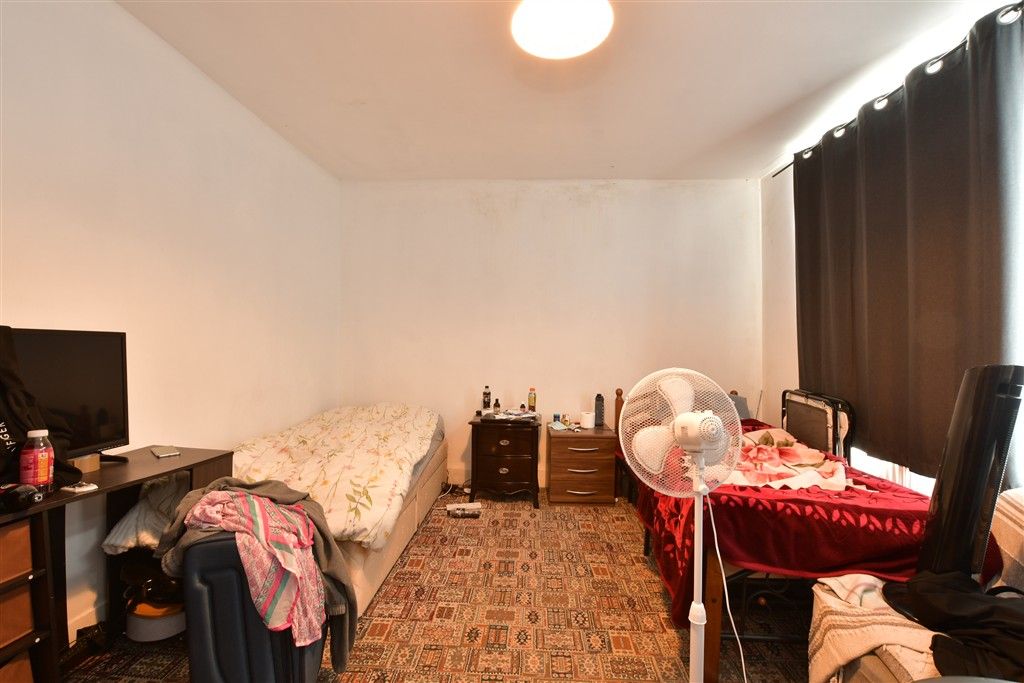 Property photo 1 of 11 Bedroom 1