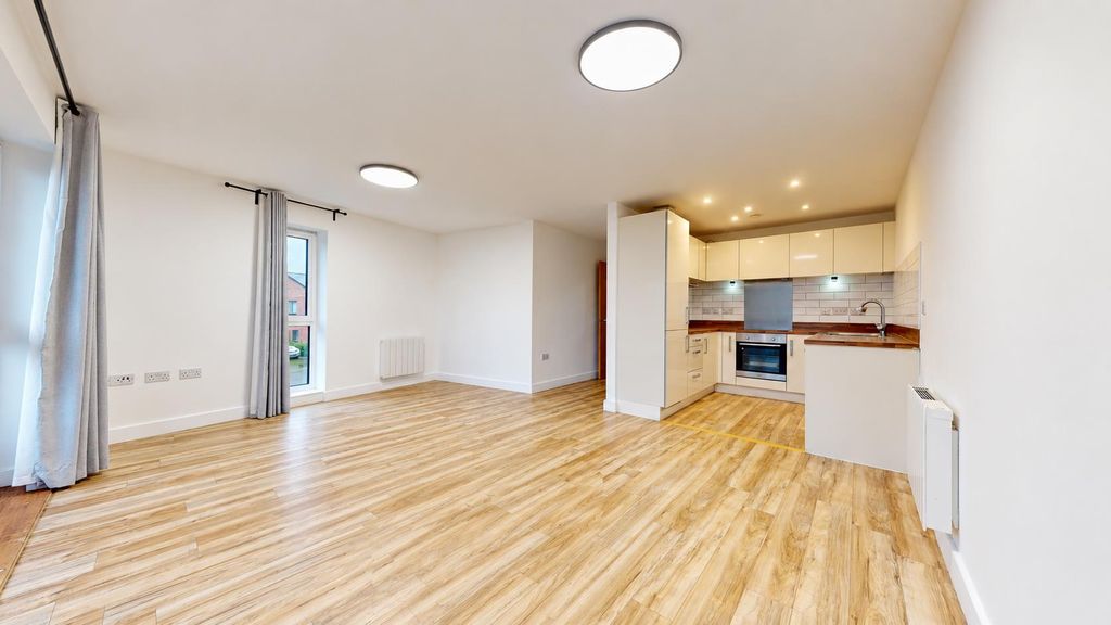 Property photo 3 of 10 Open Plan Space