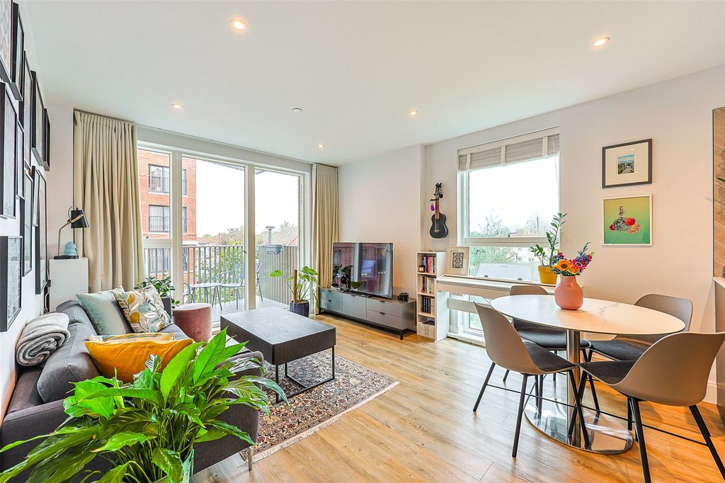 Property photo 3 of 17 Picture No. 02