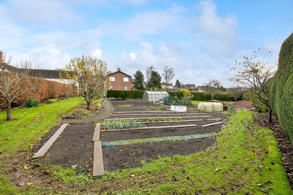 Property photo 2 of 8 Image