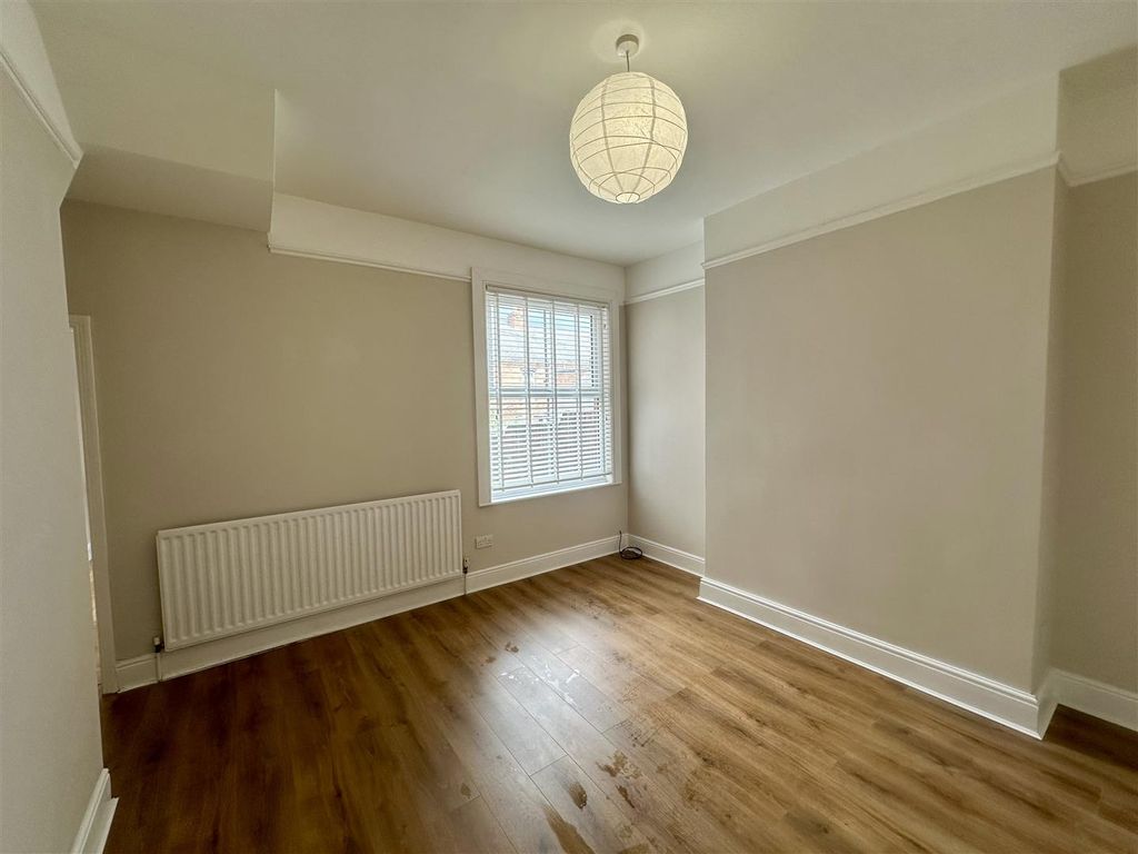 Property photo 3 of 9 Dining Room