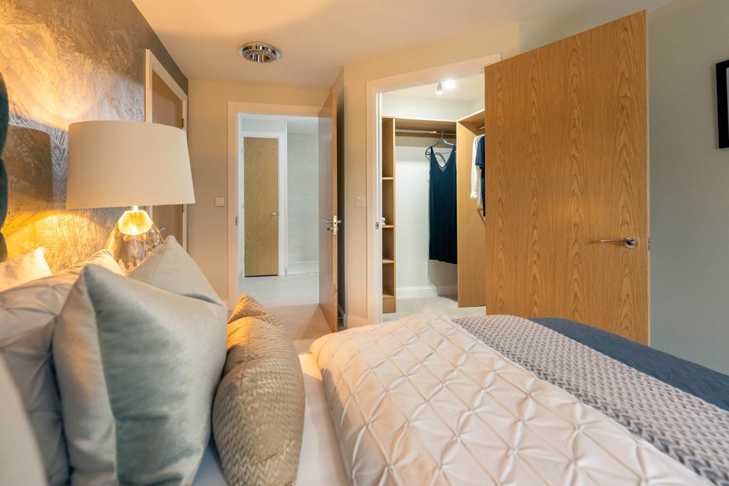 Property photo 2 of 19 Whitelock Grange, Bingley - Walk In Wardrobe