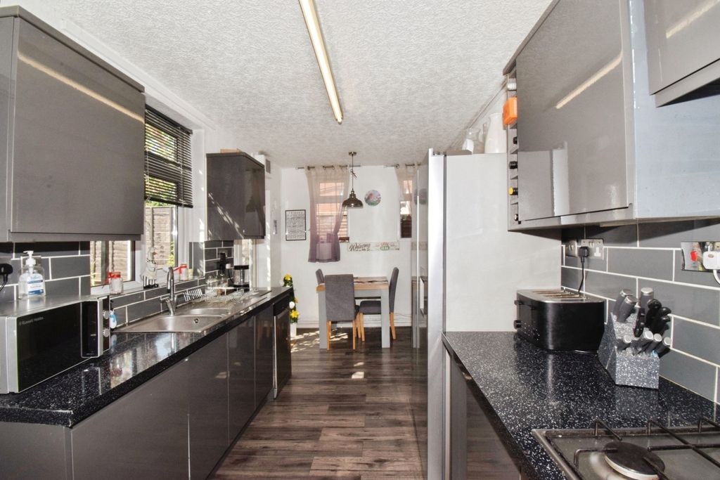 Property photo 2 of 19 Pbox-Img.Jpg