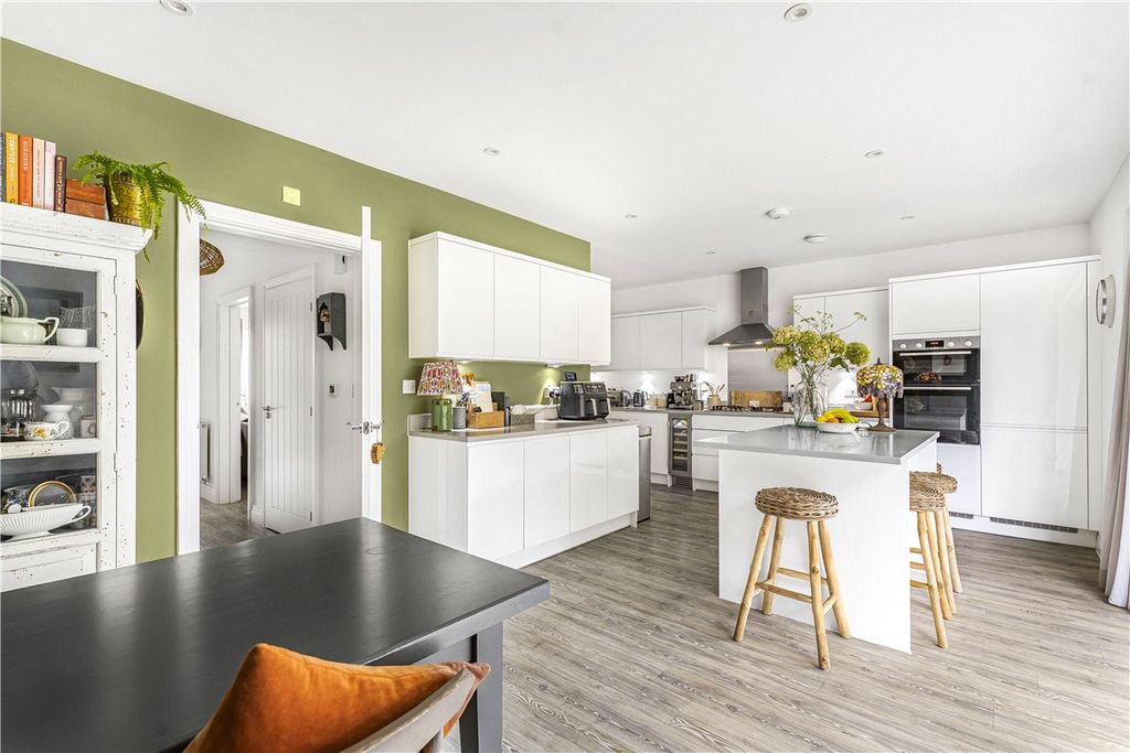 Property photo 2 of 33 Picture 2