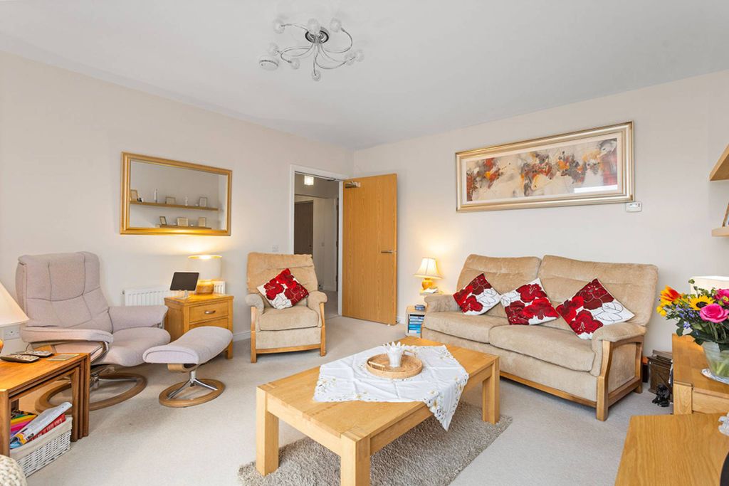 Property photo 3 of 18