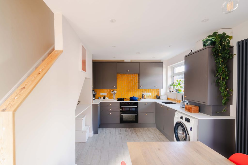 Property photo 2 of 25 13
