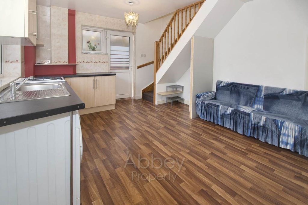 Property photo 3 of 12